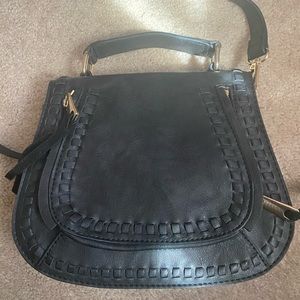 Urban Expressions ⚡️ vegan leather saddle bag